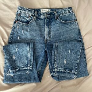 Abercrombie high rise mom Jean